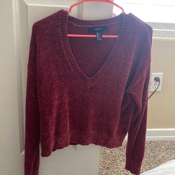 Maroon V-neck sweater SIZE: SMALL - Picture 1 of 2